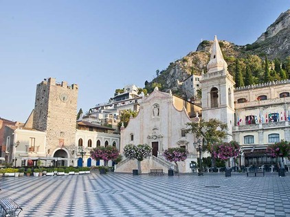 Piazza IX Aprile di Taormina